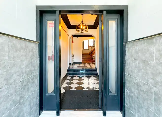 Property at 318 W 2nd St Unit 207, Flint, MI, 48502, 1 bed, 1 bath, [object Object]