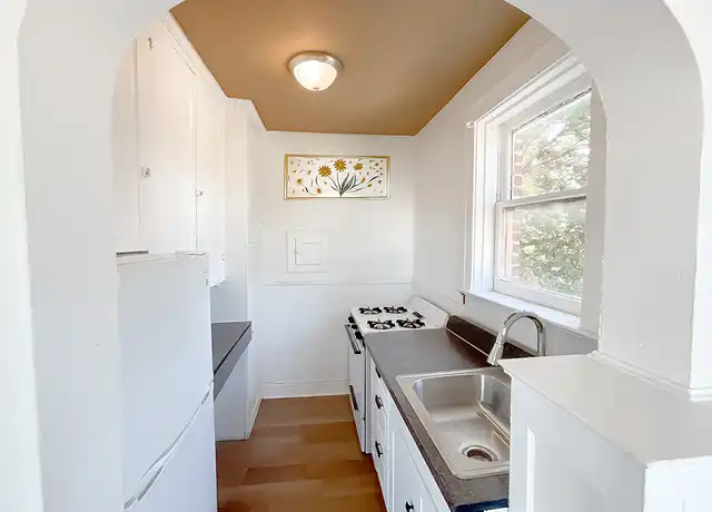 Property at 318 W 2nd St Unit 207, Flint, MI, 48502, 1 bed, 1 bath, [object Object]