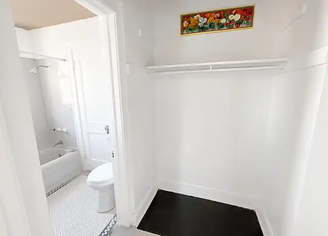 Property at 318 W 2nd St Unit 207, Flint, MI, 48502, 1 bed, 1 bath, [object Object]