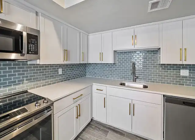 Property at Cyprus - 220 W Bell Rd, Phoenix, AZ, 85023, 1-3 bed, 1-2 bath, [object Object]