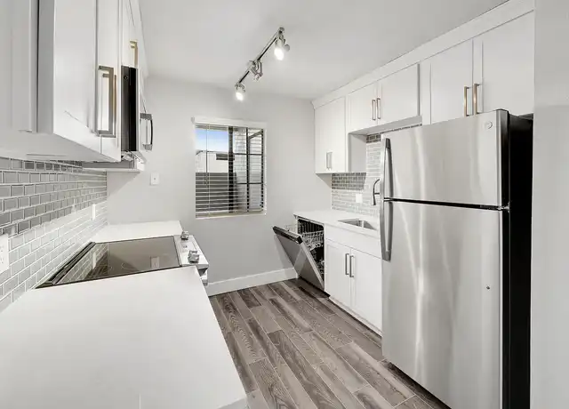 Property at Cyprus - 220 W Bell Rd, Phoenix, AZ, 85023, 1-2 bed, 1 bath, [object Object]