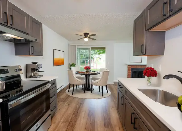 Photo of 7602 46th St W, University Place, WA 98466