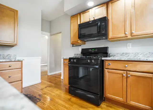 Property at 47 Fox St Unit 1, Worcester, MA, 01604, 3 beds, 1 bath, [object Object]