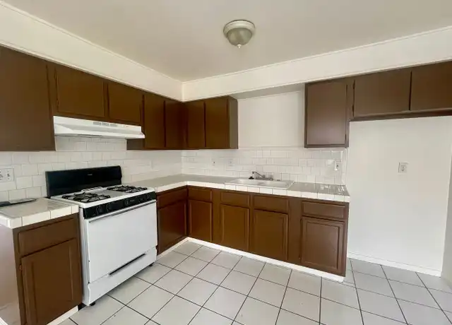 Property at 545 E 11th St Unit B, Long Beach, CA, 90813, 2 beds, 1 bath, [object Object]