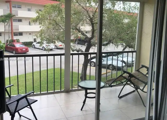 Property at 311 S Hollybrook Dr, Pembroke Pines, FL, 33025, 2 beds, 2 baths, [object Object]