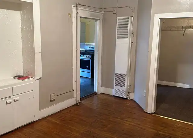 Property at 554 Bellows St Unit 11, St Paul, MN, 55107, 2 beds, 1 bath, [object Object]