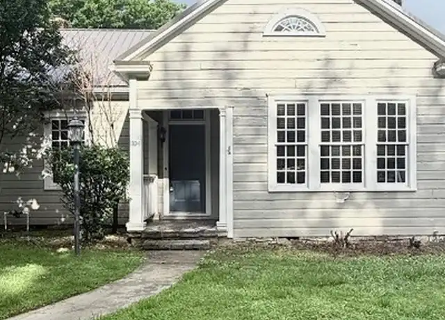 Property at 1104 S 26th St, Fort Smith, AR, 72901, 4 beds, 2 baths, [object Object]