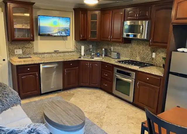 Property at 2326 2nd St Unit 1B, Santa Monica, CA, 90405, 1 bed, 1 bath, [object Object]