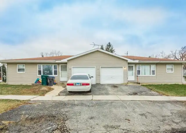 Property at 2528 Hebron Ave, Zion, IL, 60099, 3 beds, 1 bath, [object Object]