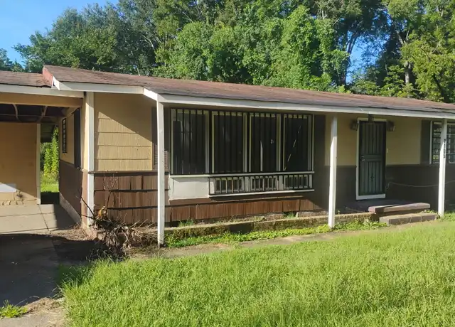 Property at 1105 W McDowell Rd, Jackson, MS, 39204, 3 beds, 1 bath, [object Object]