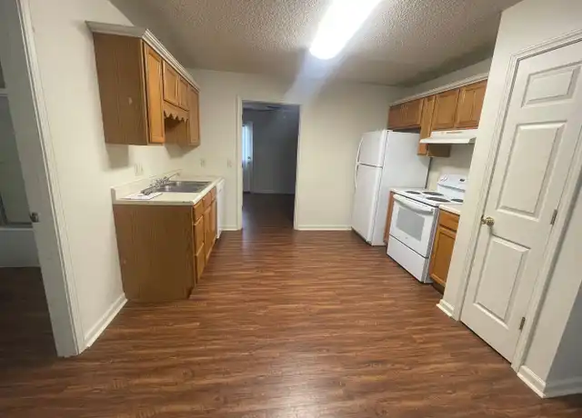 Property at 1611 Campbell St Unit 1715-B, Murray, KY, 42071, 1 bed, 1 bath, [object Object]