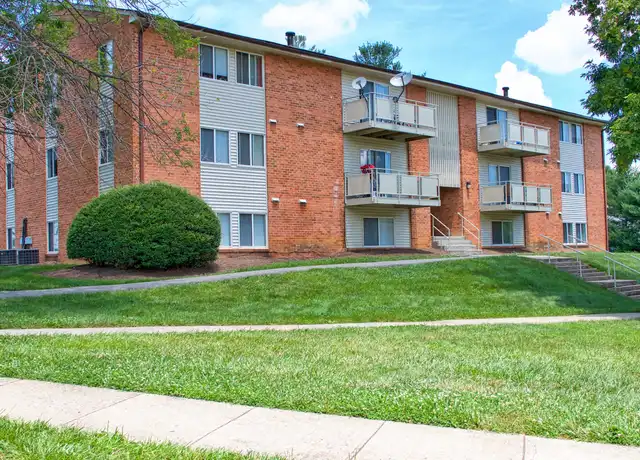 Property at 9 Overlook Dr Unit D-10, Christiansburg, VA, 24073, 2 beds, 1 bath, [object Object]