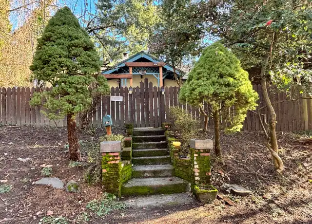 Property at 7204 SW 5th Ave, Portland, OR, 97219, 1 bed, 1 bath, [object Object]