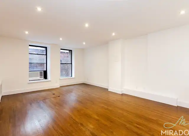 Property at 304 E 20th St Unit LLB, New York, NY, 10003, 0 beds, 1 bath, [object Object]