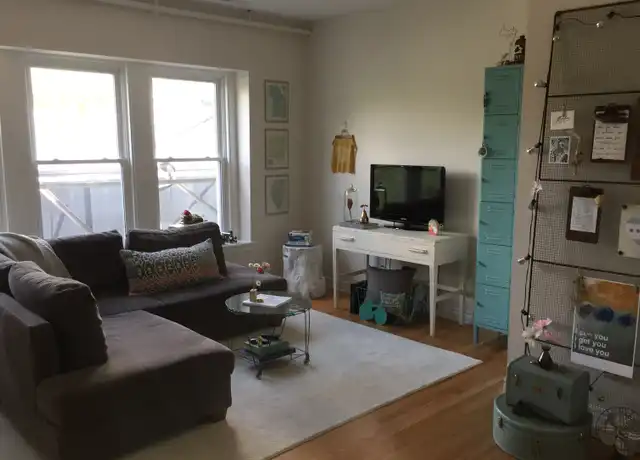 Property at 319 E Grand River Ave Unit 2, Howell, MI, 48843, 1 bed, 1 bath, [object Object]