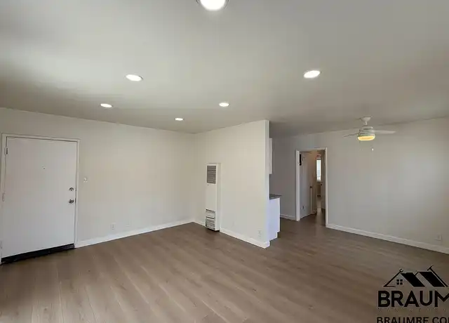 Property at 7339 Woodman Ave, Van Nuys, CA, 91405, 2 beds, 1 bath, [object Object]