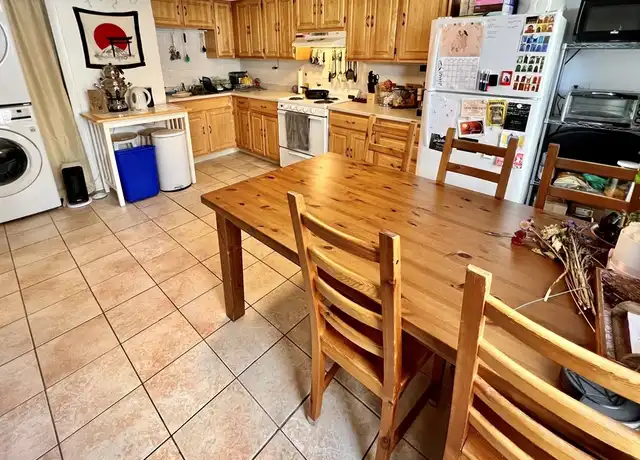 Property at 11 5th St Unit 4, Cambridge, MA, 02141, 2 beds, 1 bath, [object Object]