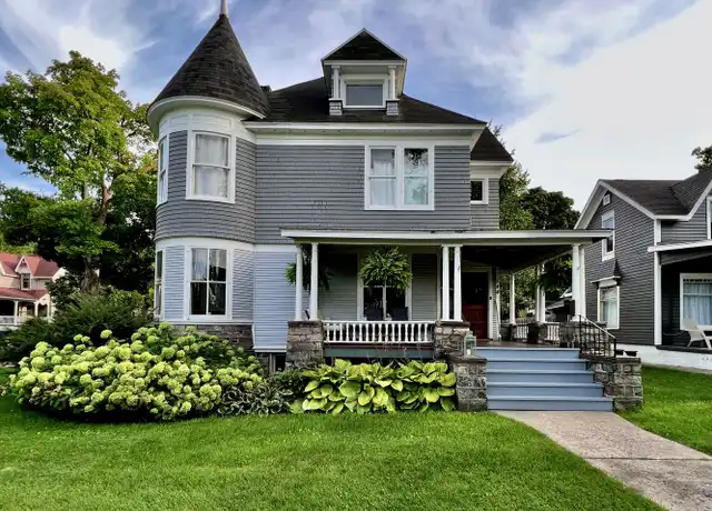 Property at 544 E State St, Traverse City, MI, 49686, 4 beds, 2.5 baths, [object Object]