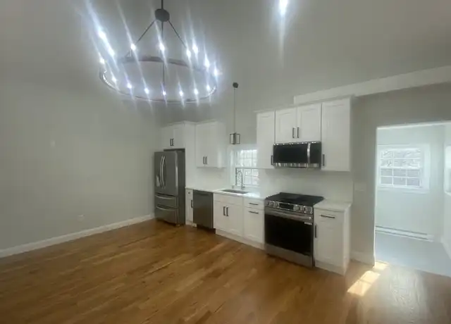 Property at 226 River St Unit 2, Waltham, MA, 02453, 2 beds, 1 bath, [object Object]