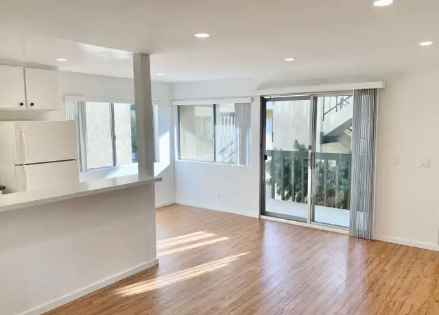 Property at 1454 Monterey Blvd Unit 109, Hermosa Beach, CA, 90254, 1 bed, 1 bath, [object Object]