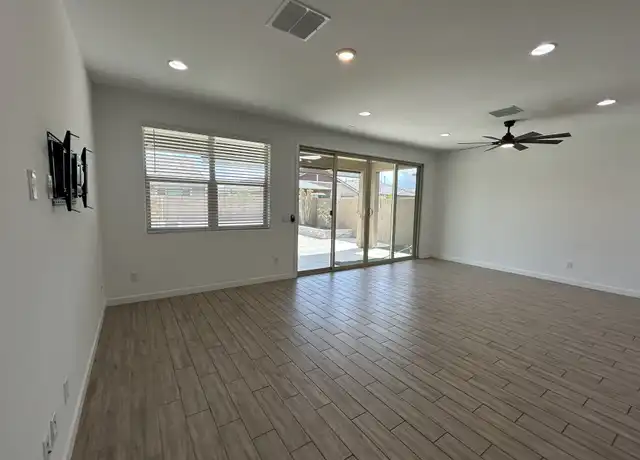 Property at 2241 E Meadowview Ct, Gilbert, AZ, 85298, 4 beds, 3 baths, [object Object]