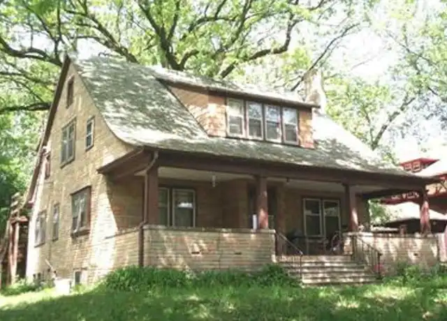Property at 205 N Busey Ave Unit 6, Urbana, IL, 61801, 1 bed, 1 bath, [object Object]