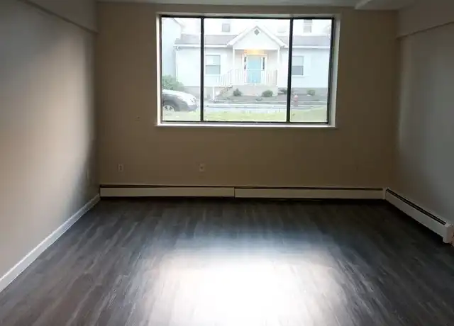 Property at 100 Prospect Ave, Hartford, CT, 06106, 1 bed, 1 bath, [object Object]