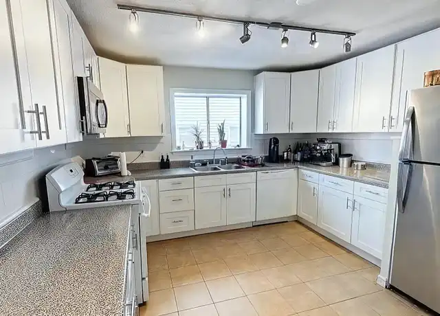 Property at 99 Marion St Unit 1, Somerville, MA, 02143, 7 beds, 2 baths, [object Object]