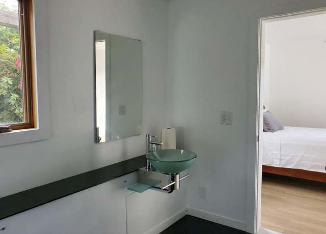 Photo of 1007 King Dr Unit Private bottom floor, El Cerrito, CA 94530