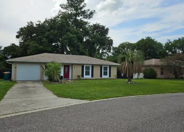 Property at 930 Cedar Cir, Tavares, FL, 32778, 3 beds, 1.5 baths, [object Object]