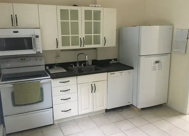 Property at 15 Meadowbrook Rd Unit 2, Grafton, MA, 01519, 1 bed, 1 bath, [object Object]
