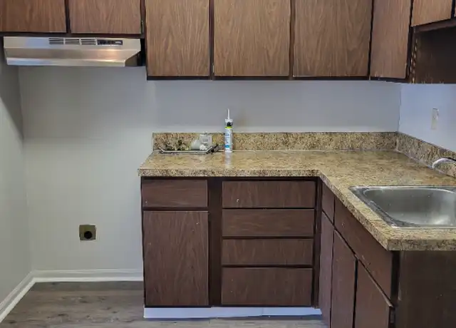 Property at 1145 S Main St Unit 205, Canton, OH, 44720, 2 beds, 1 bath, [object Object]