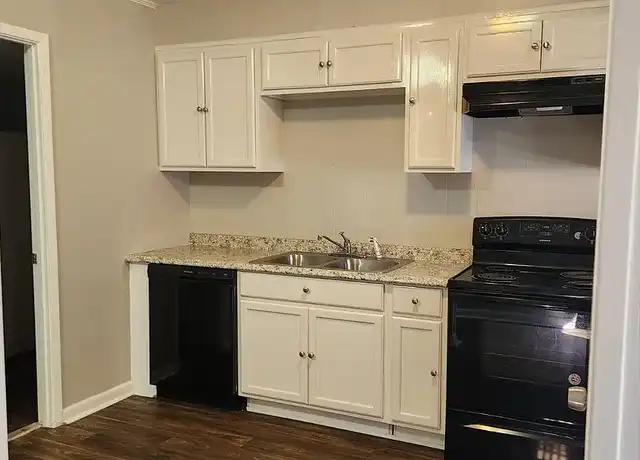 Property at Qunita Villa apartments - 125 W 1st Ave, Crestview, FL, 32536, 2 beds, 1.5 baths, [object Object]