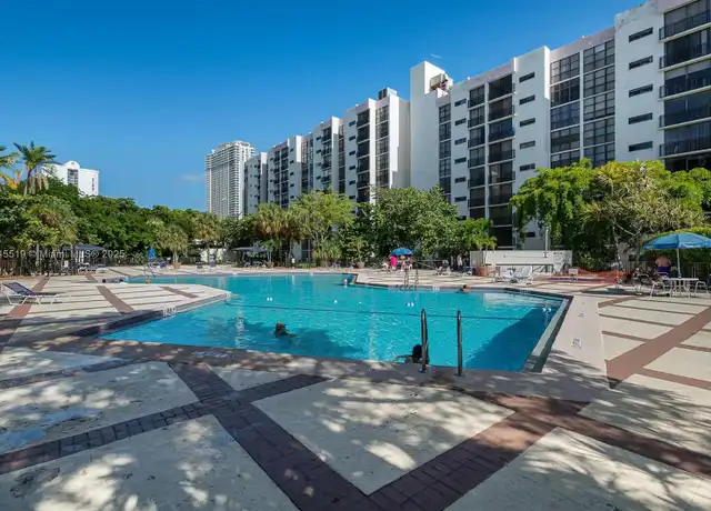 Property at 16909 N Bay Rd #305, Sunny Isles Beach, FL, 33160, 1 bed, 1 bath, [object Object]