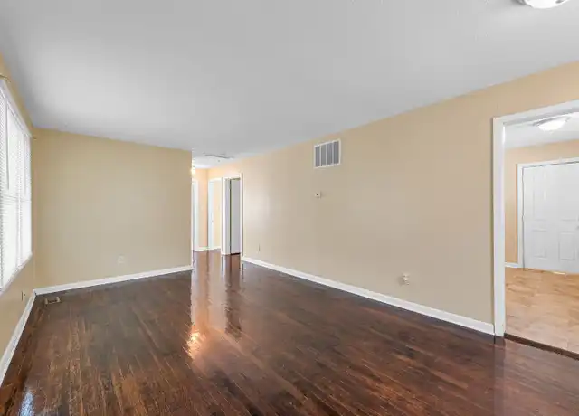 Property at 104 Twin Oaks Dr, Hampton, VA, 23666, 3 beds, 1 bath, [object Object]