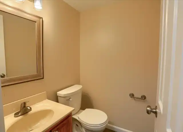 Property at 811 Old Silver Springs Rd Unit 811, Mechanicsburg, PA, 17055, 3 beds, 2.5 baths, [object Object]