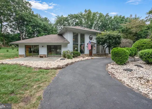 Property at 11208 Georgetown Pike, Great Falls, VA, 22066, 2 beds, 1.5 baths, [object Object]