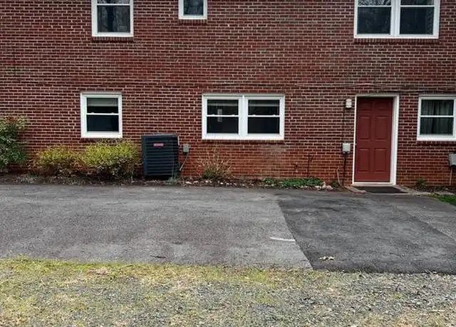 Property at 4457 Ringwood Rd, Nokesville, VA, 20181, 2 beds, 1 bath, [object Object]