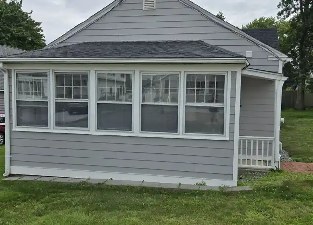 Property at 38 Mohican Rd, Old Saybrook, CT, 06475, 2 beds, 1 bath, [object Object]
