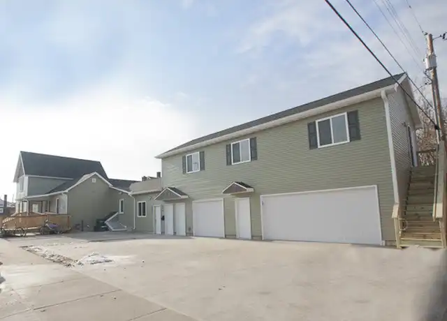 Property at 210 9th Ave, Eau Claire, WI, 54703, 3 beds, 1 bath, [object Object]