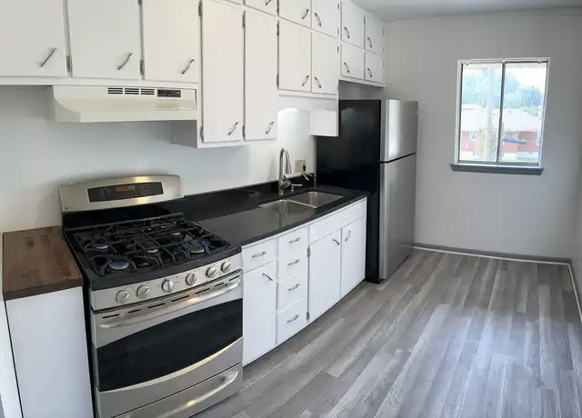 Property at 820 French St Unit 20, Jeffersonville, IN, 47130, 1 bed, 1 bath, [object Object]