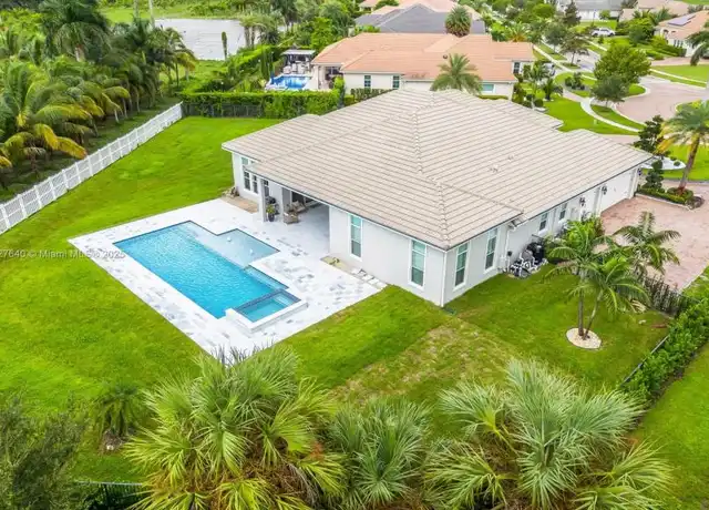 Property at 5202 S Sterling Ranch Cir, Davie, FL, 33314, 4 beds, 3 baths, [object Object]