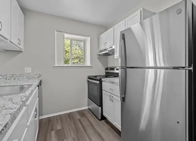 Property at Glengarry Park - Waterford Twp, MI - 850 Williamsbury Ct, Waterford Twp, MI, 48328, 1 bed, 1 bath, [object Object]