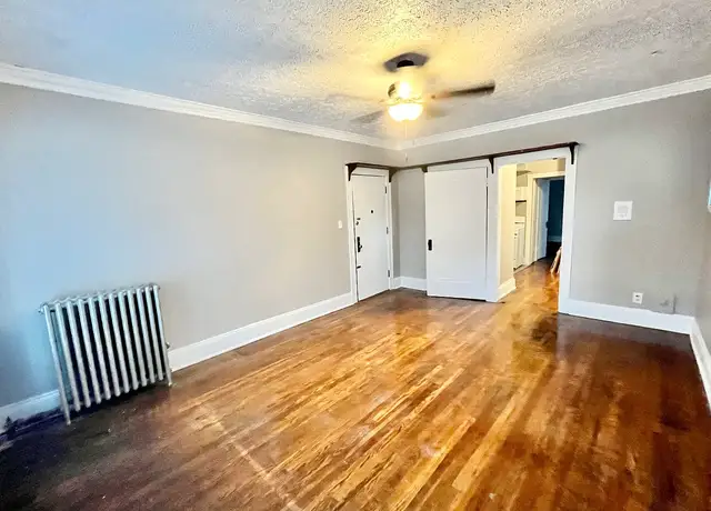 Photo of 1376 W 112th St, Cleveland, OH 44102