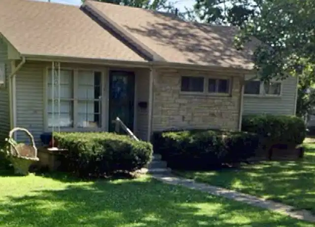 Property at 400 Sylvan Ter, Hopkinsville, KY, 42240, 4 beds, 2 baths, [object Object]