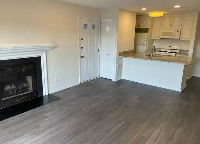 Property at 297 Cozzens Ct, East Brunswick, NJ, 08816, 1 bed, 1 bath, [object Object]
