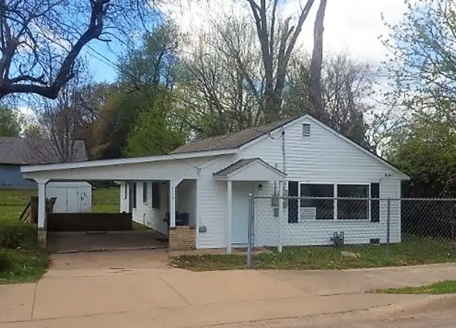 Property at 514 S Carl St, Siloam Springs, AR, 72761, 3 beds, 1 bath, [object Object]