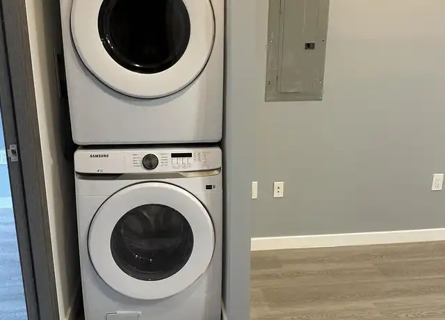 Property at 552 Congress St Unit 2F, Troy, NY, 12180, 2 beds, 1 bath, [object Object]