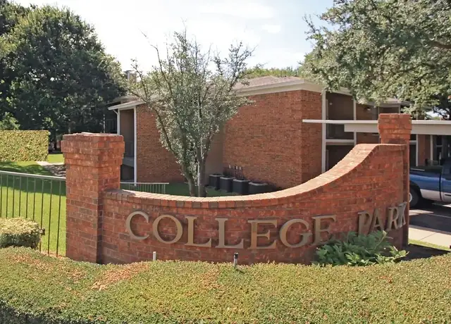 Photo of 202 College Park Dr, Weatherford, TX 76086