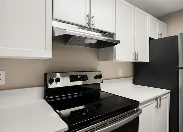Property at Totem Lake Heights - 12414 NE 127th Ct, Kirkland, WA, 98034, 1 bed, 1 bath, [object Object]